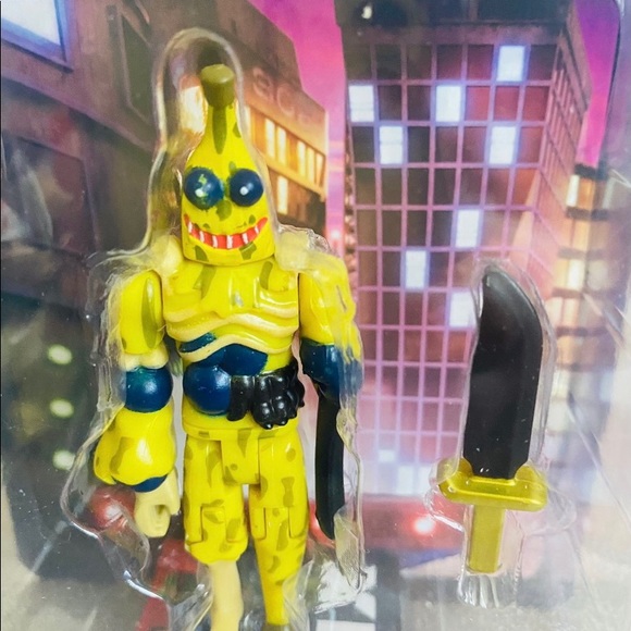 Roblox Darkenmor Bad Banana with Exclusive Code - Picture 4 of 6